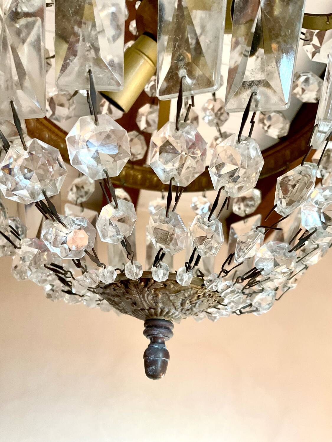 Balloon chandelier with tassels