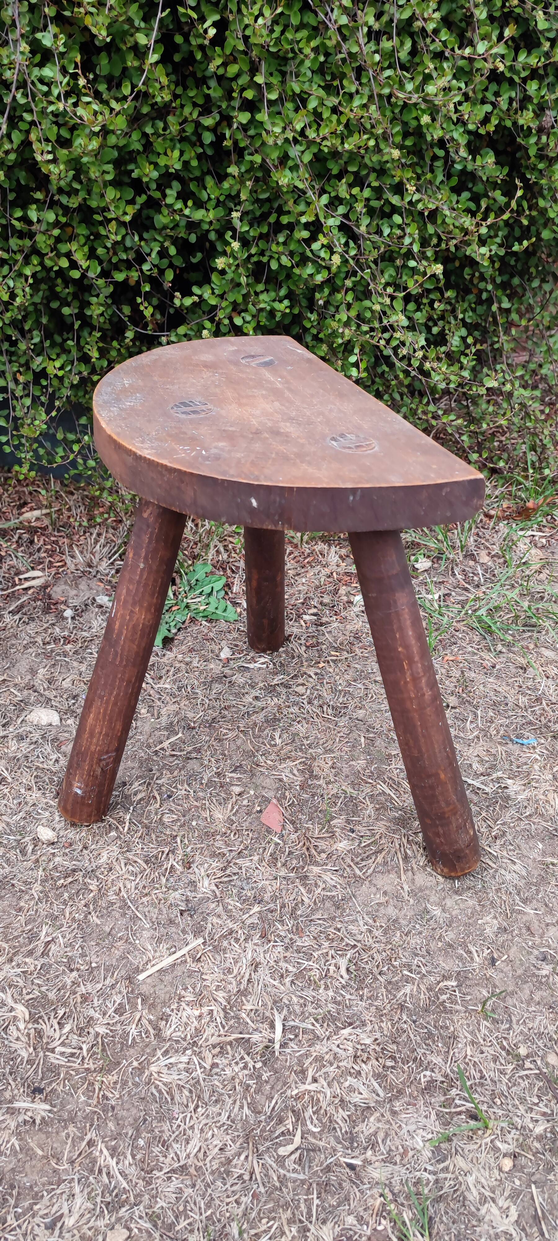 Low stool vacher stool or milking