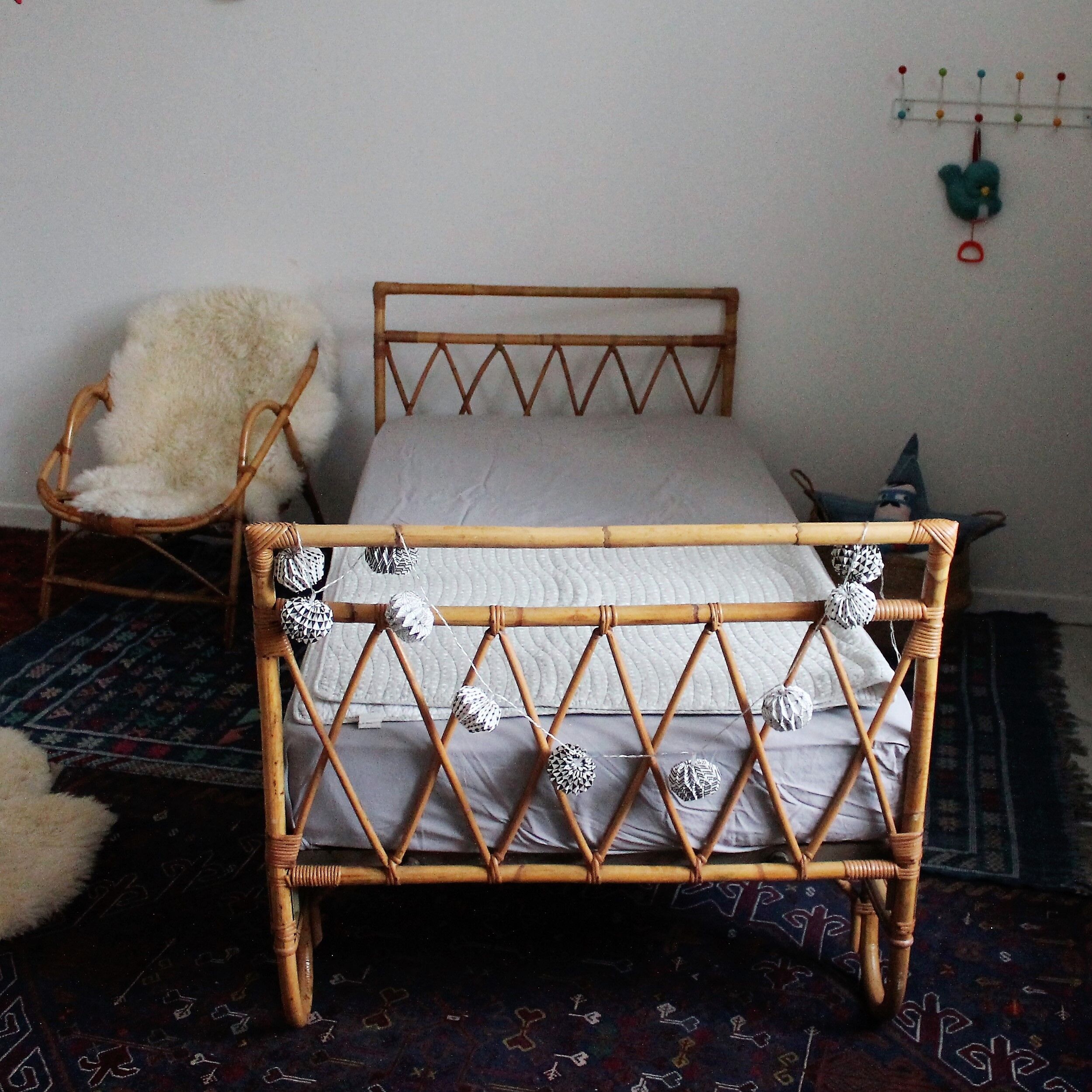 Vintage rattan bed 1 person
