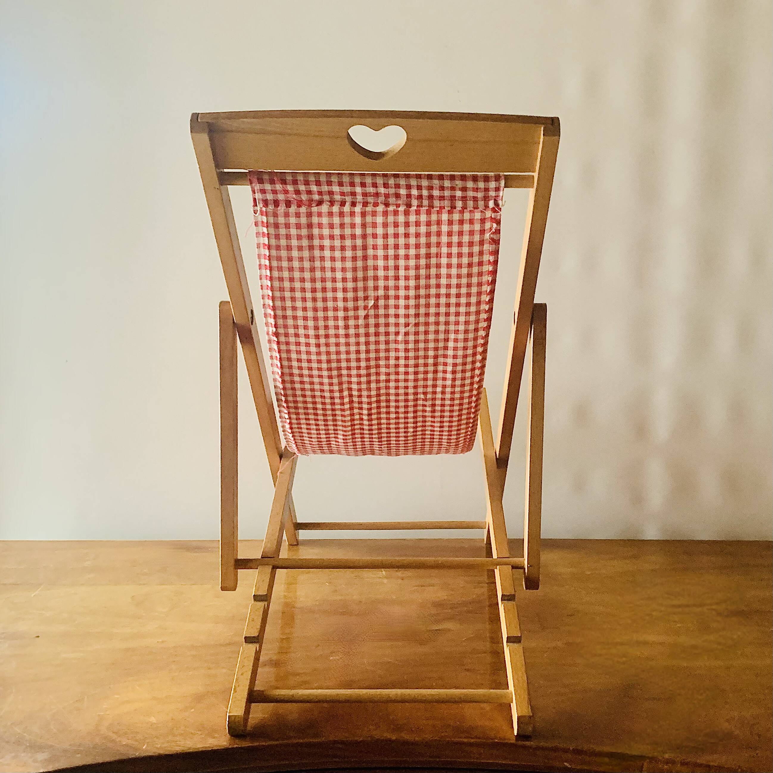 Chilienne en bois vintage pour poupée