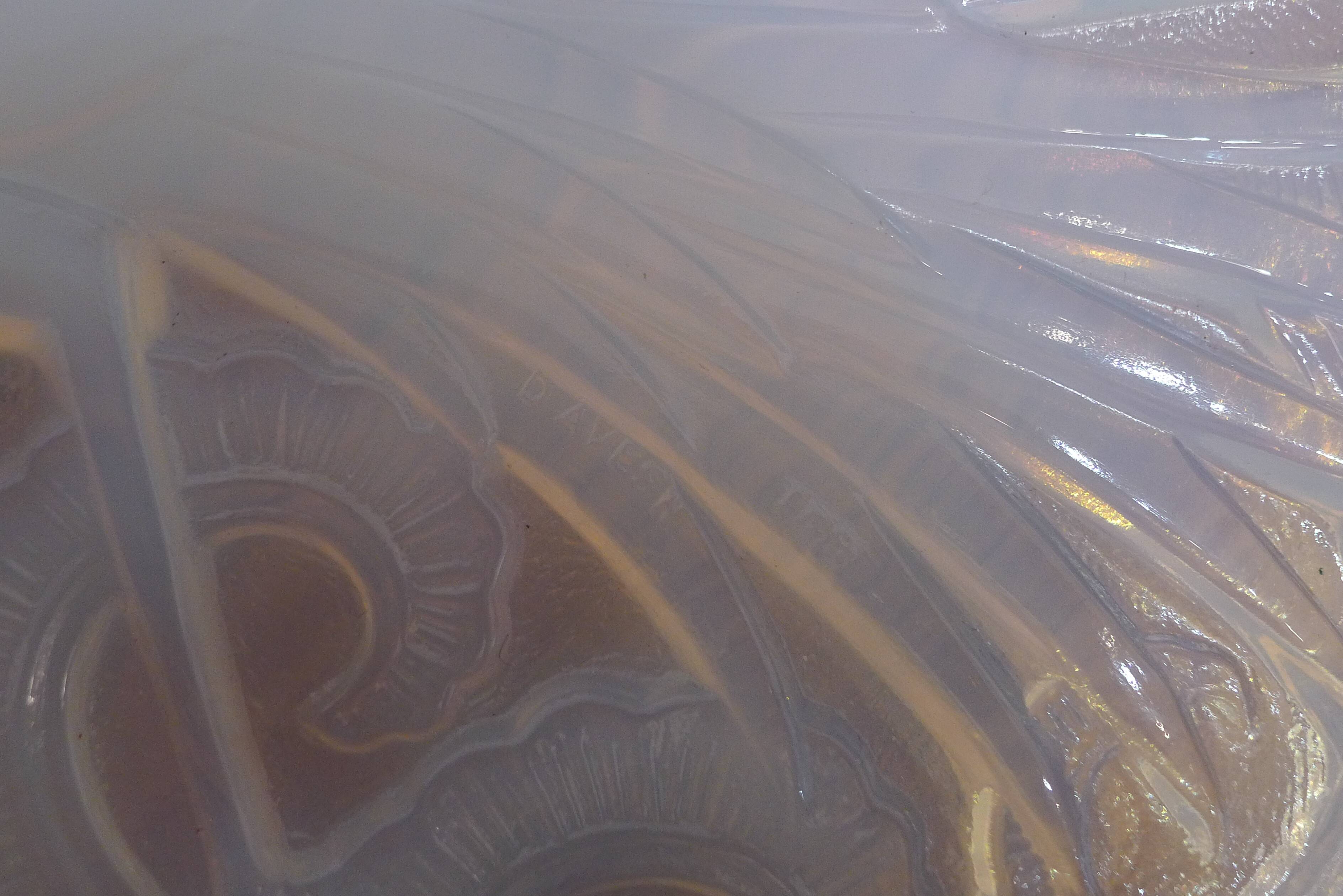 Dish opalescent Bird of paradise signed D'Avesn