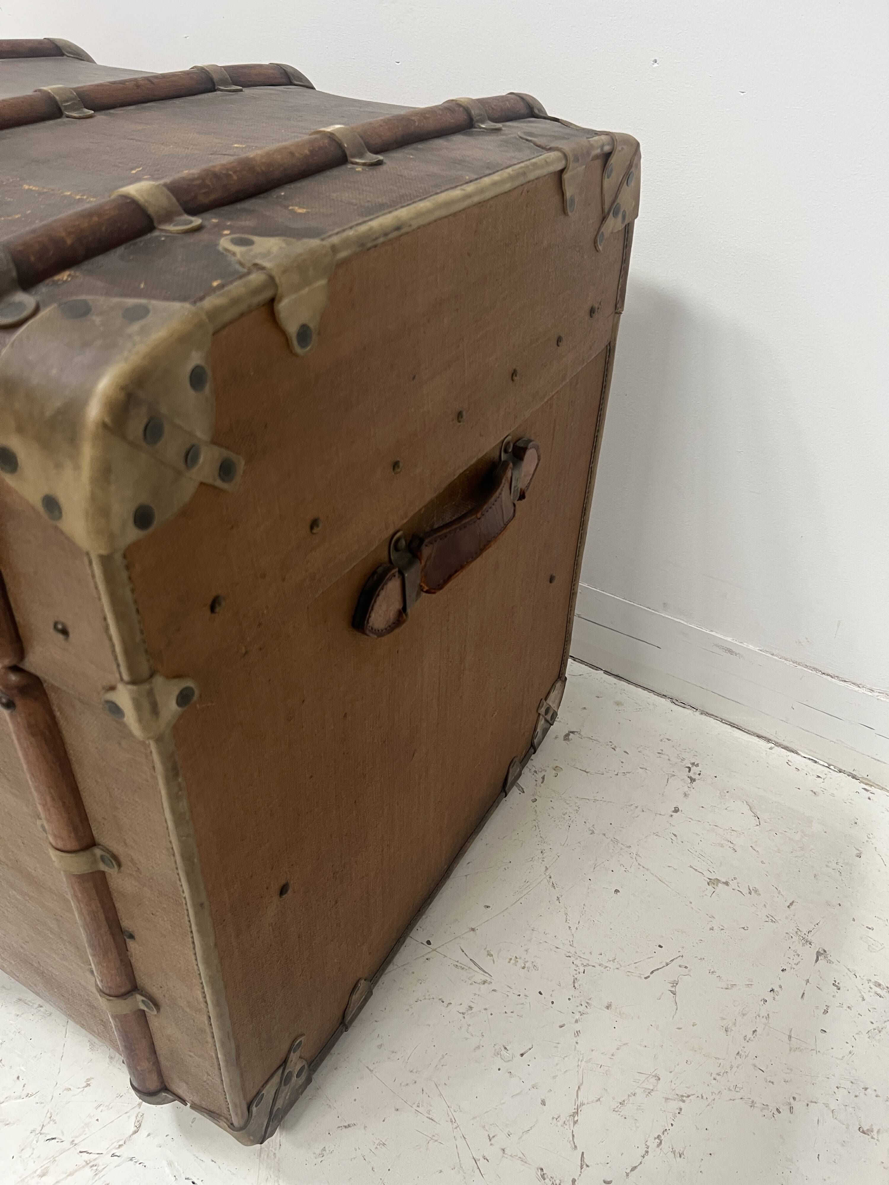 Ancienne malle de voyage a intérieur compartimenté XX siècle