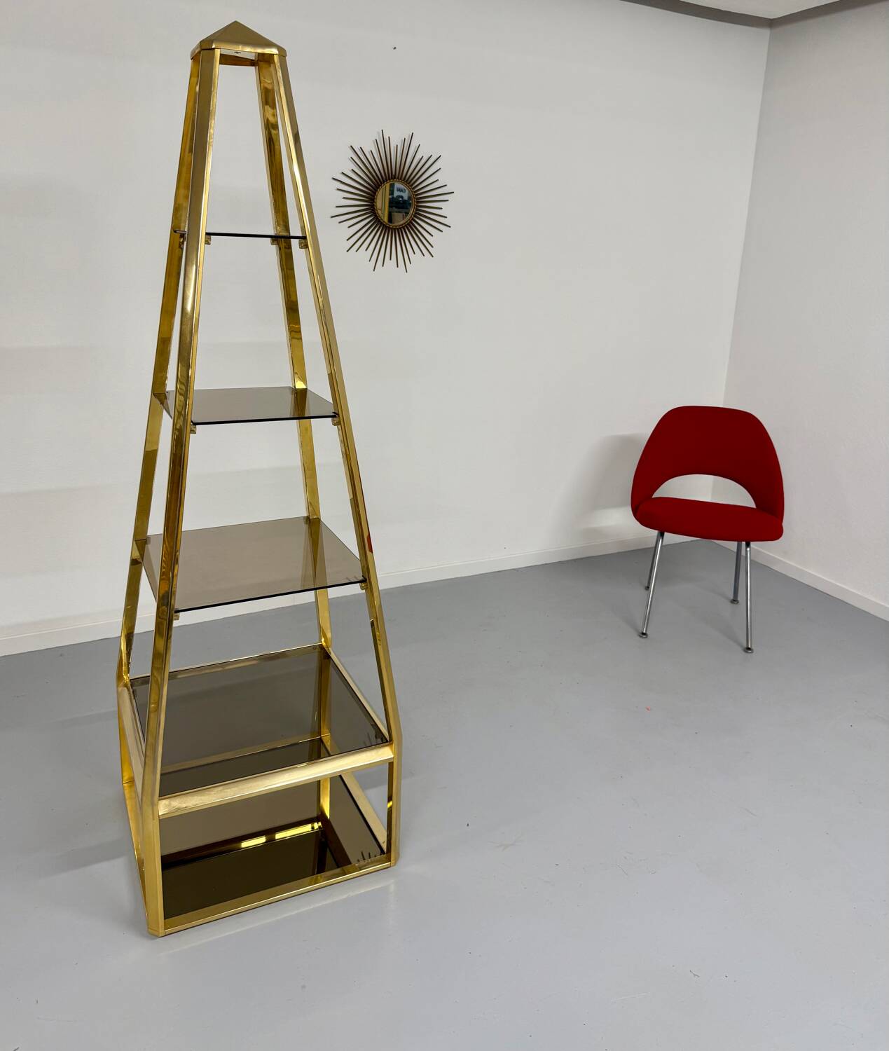 Pyramid Shelf, Hollywood Regency design, Gold Brass, Smoked Glass, 1960s