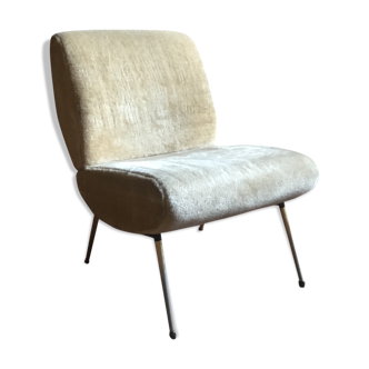 Beige velvet Pelfran Kiss chair