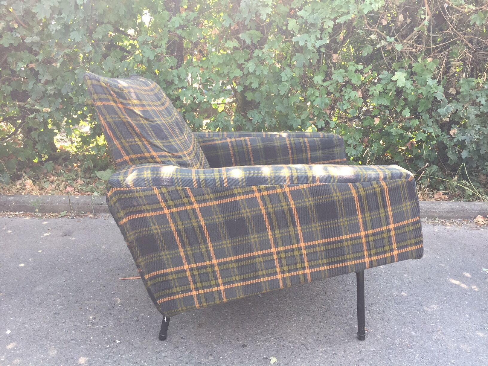 Pair of armchairs G10, Pierre Guariche for Airborne