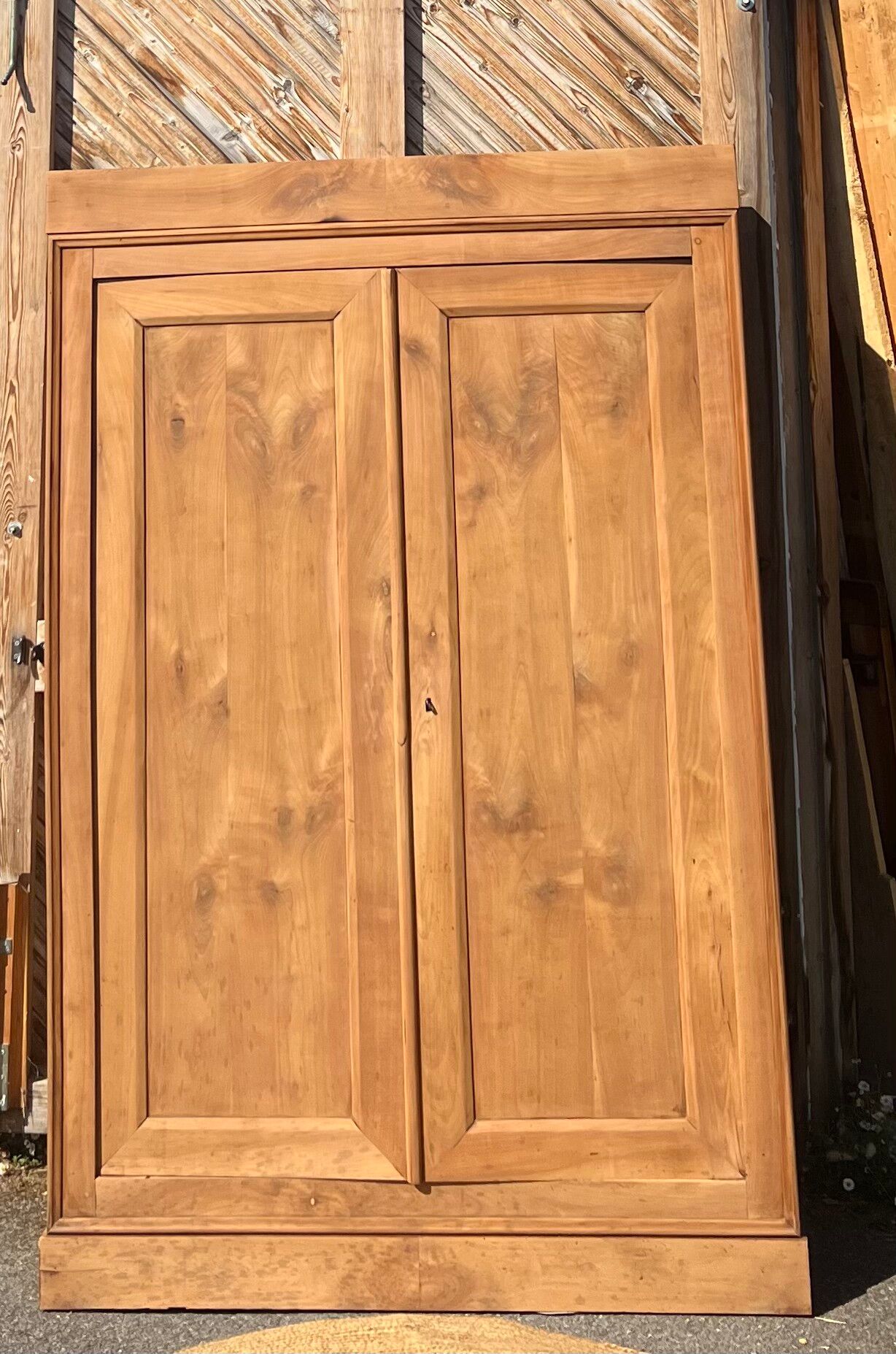 Renovated antique wardrobe in raw solid wood: wardrobe