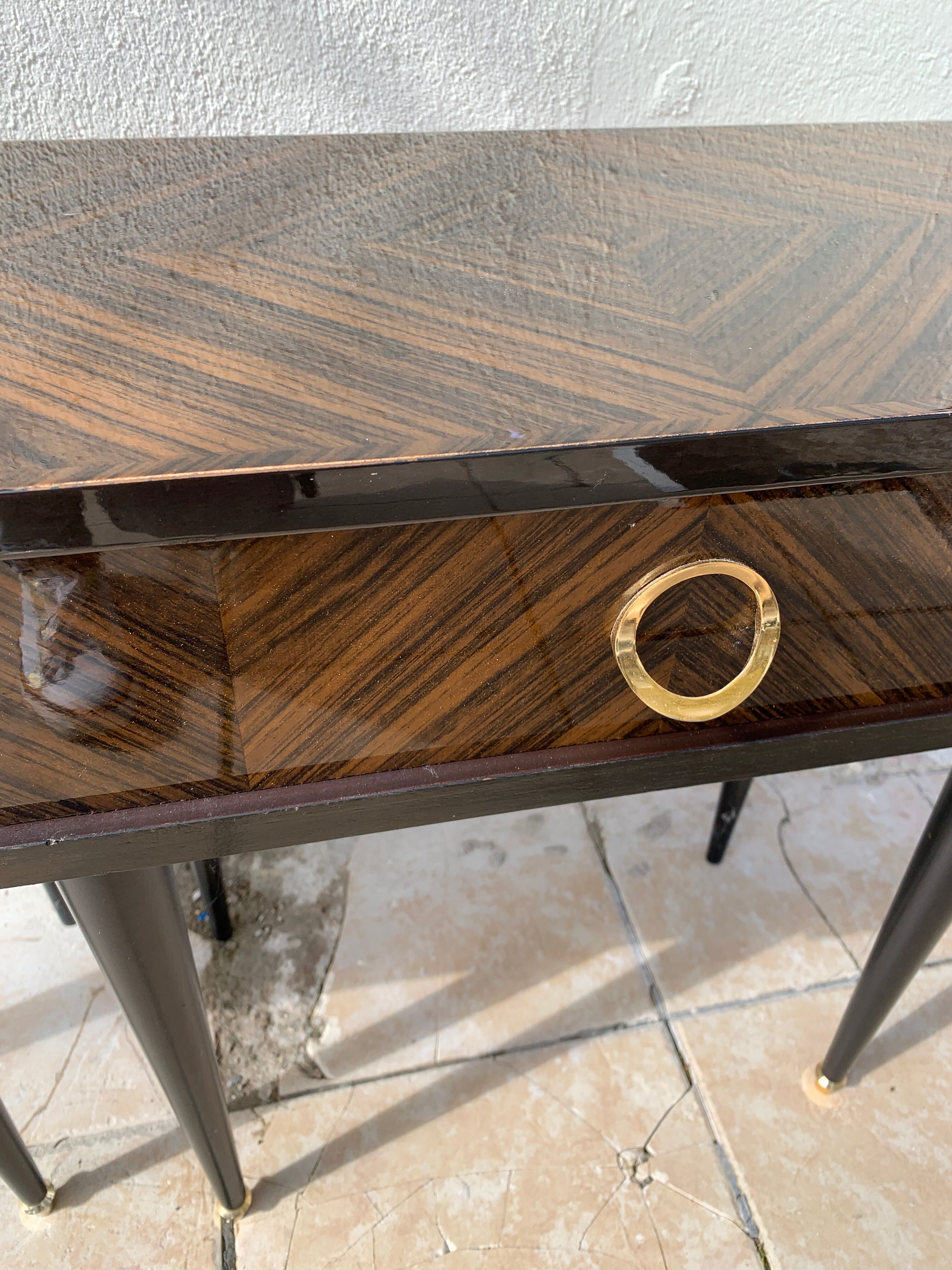 Formica beside tables