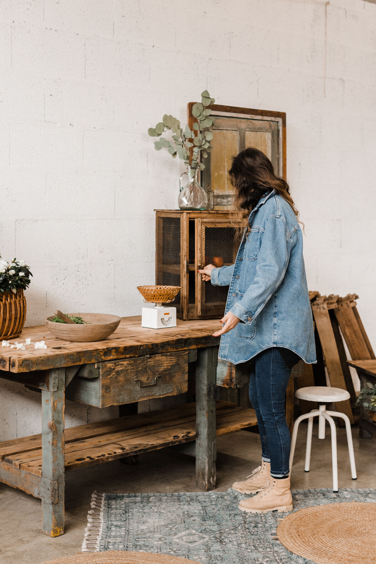 Green wooden workbench – 2 drawers