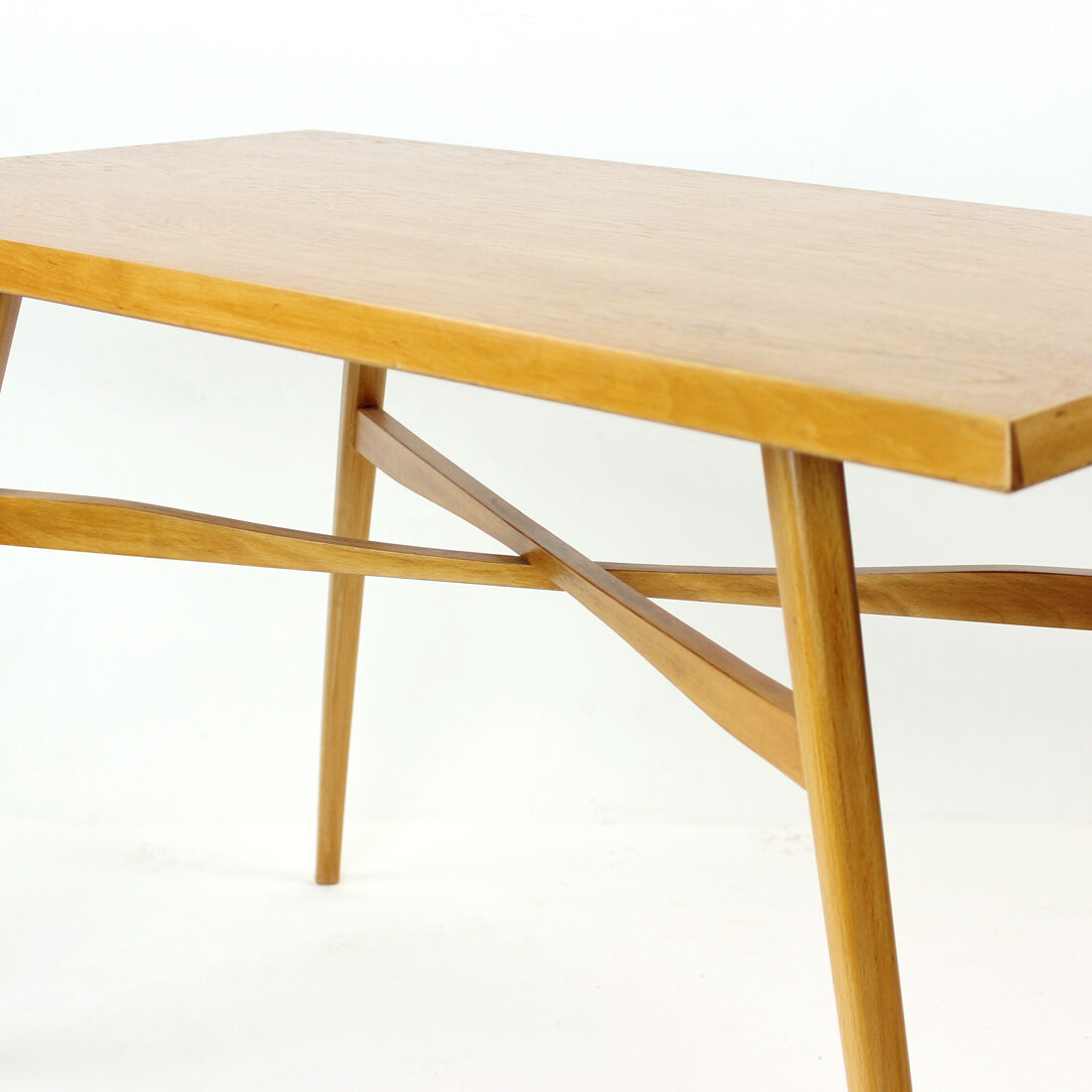 Table basse en chêne, Tchécoslovaquie Années 1960