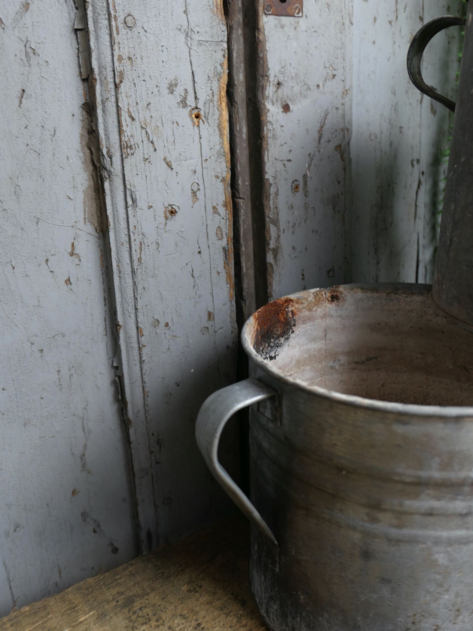 Cache pot en zinc
