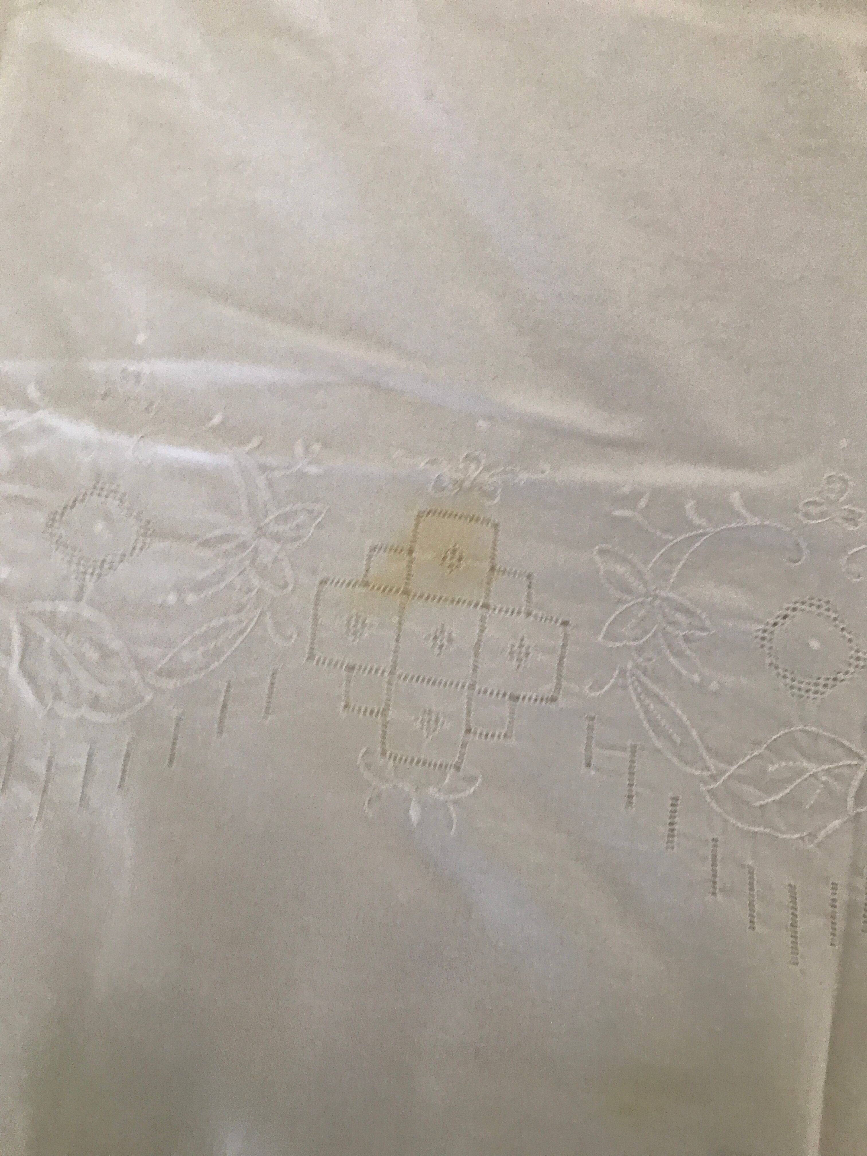 Nappe and 12 vintage embroidered towel