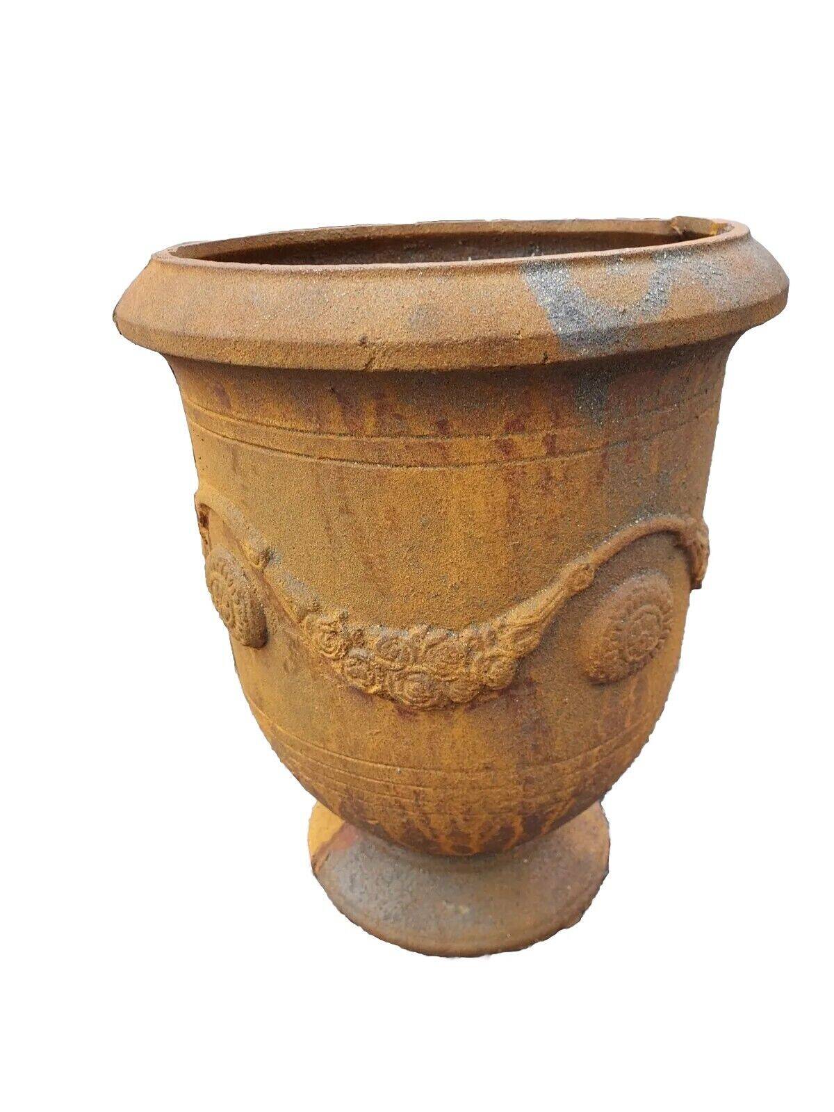 Anduse Medici vase in cast iron