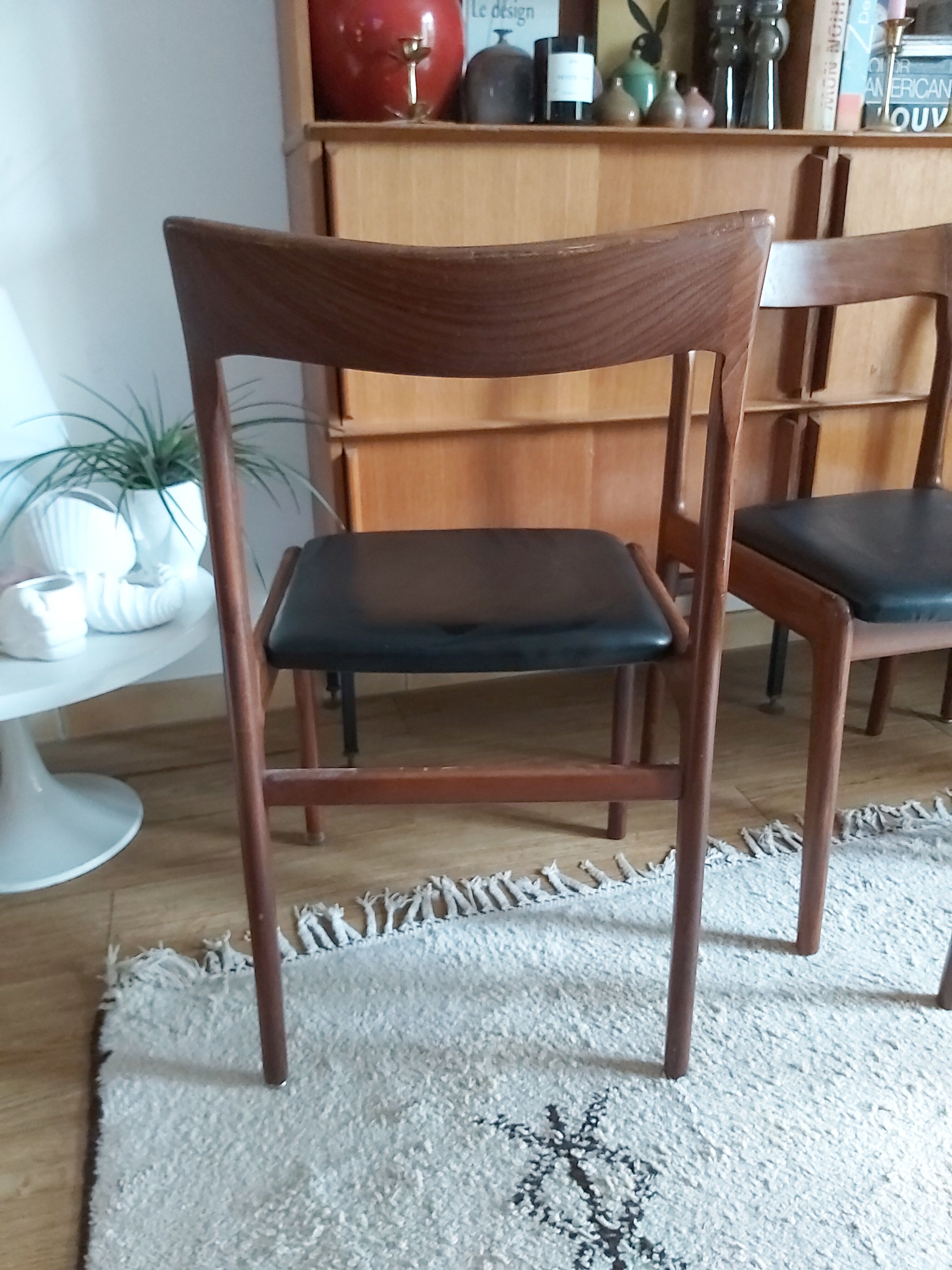 Teckla Scandinavian 4-chair series in vintage teak