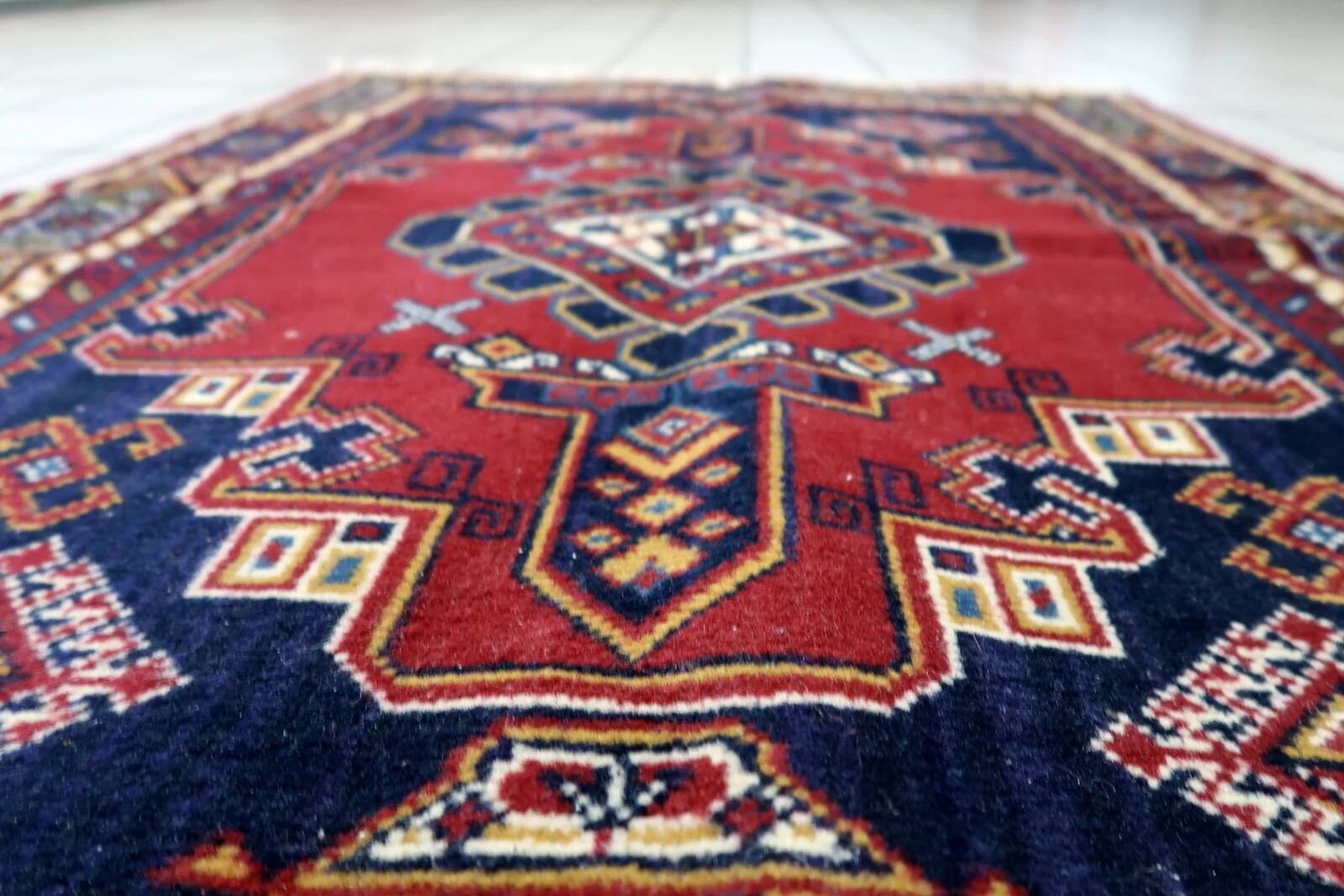 Vintage European Persian-style Shiraz rug 100 cm x 142 cm 1950s - 1C1232
