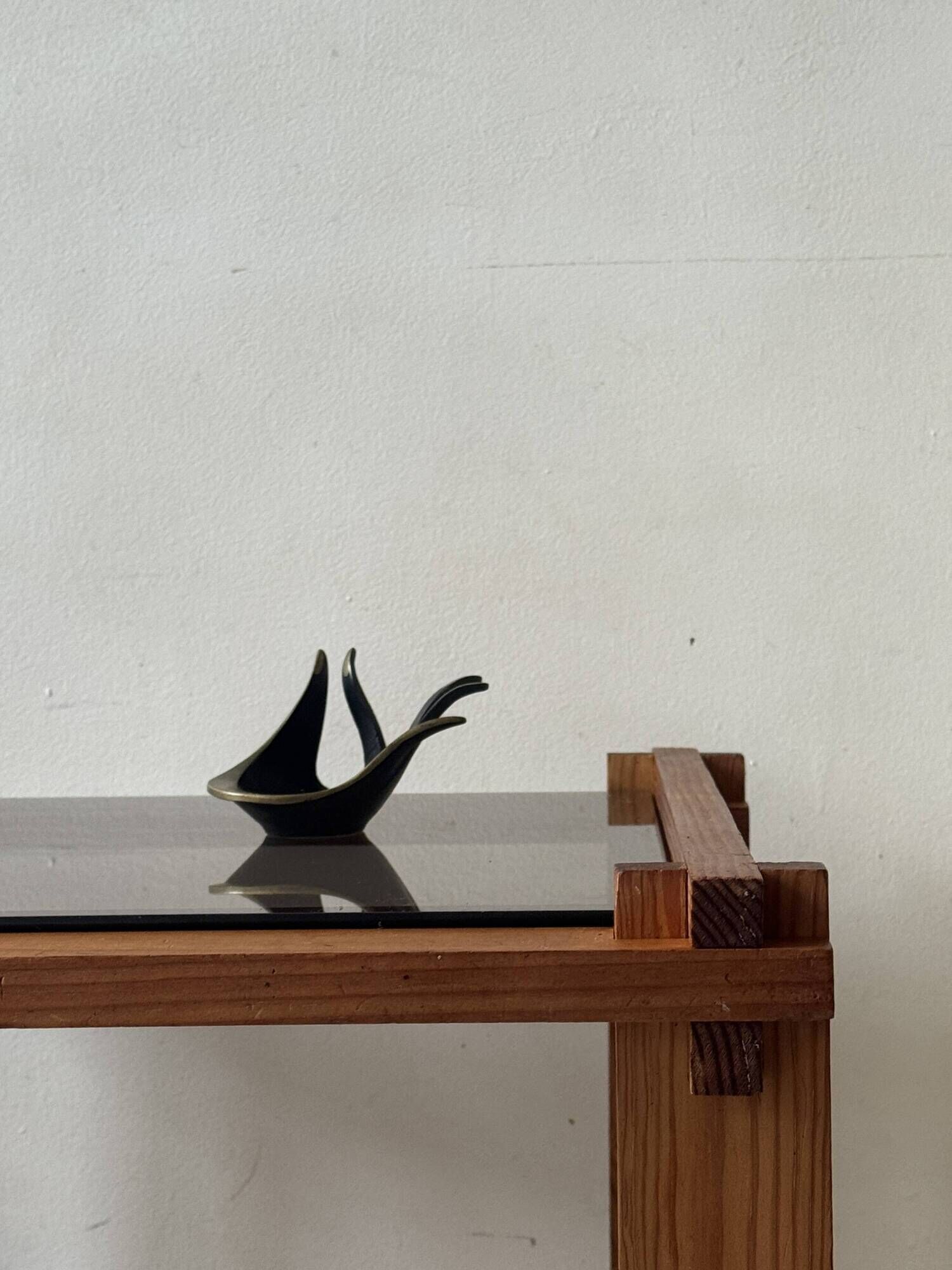 Modernist side table/nightstand in pine wood & smoked glass, 1970s design.