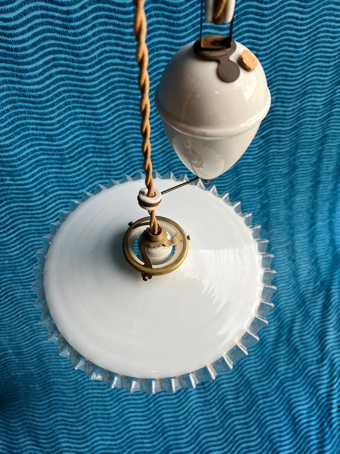 Suspension rises and falls vintage