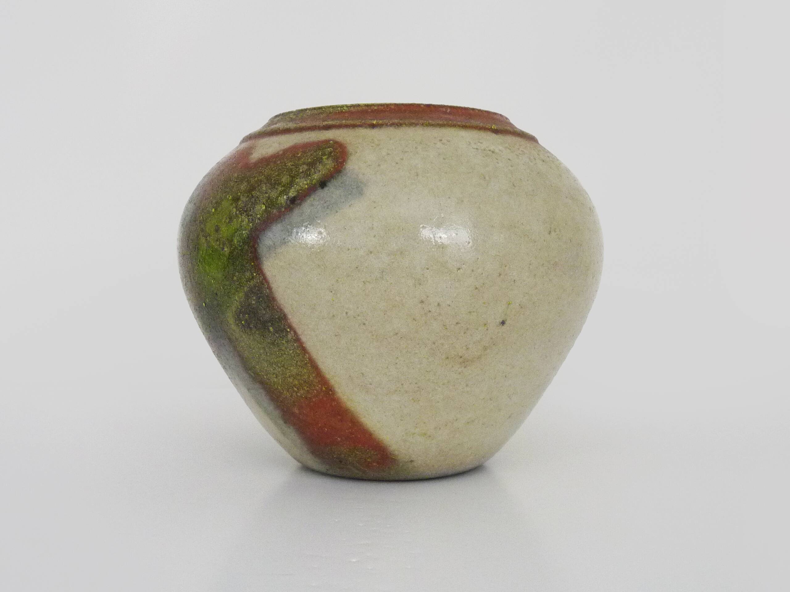 Round vase, ball signed Olivier Roy Vallauris. 80 years