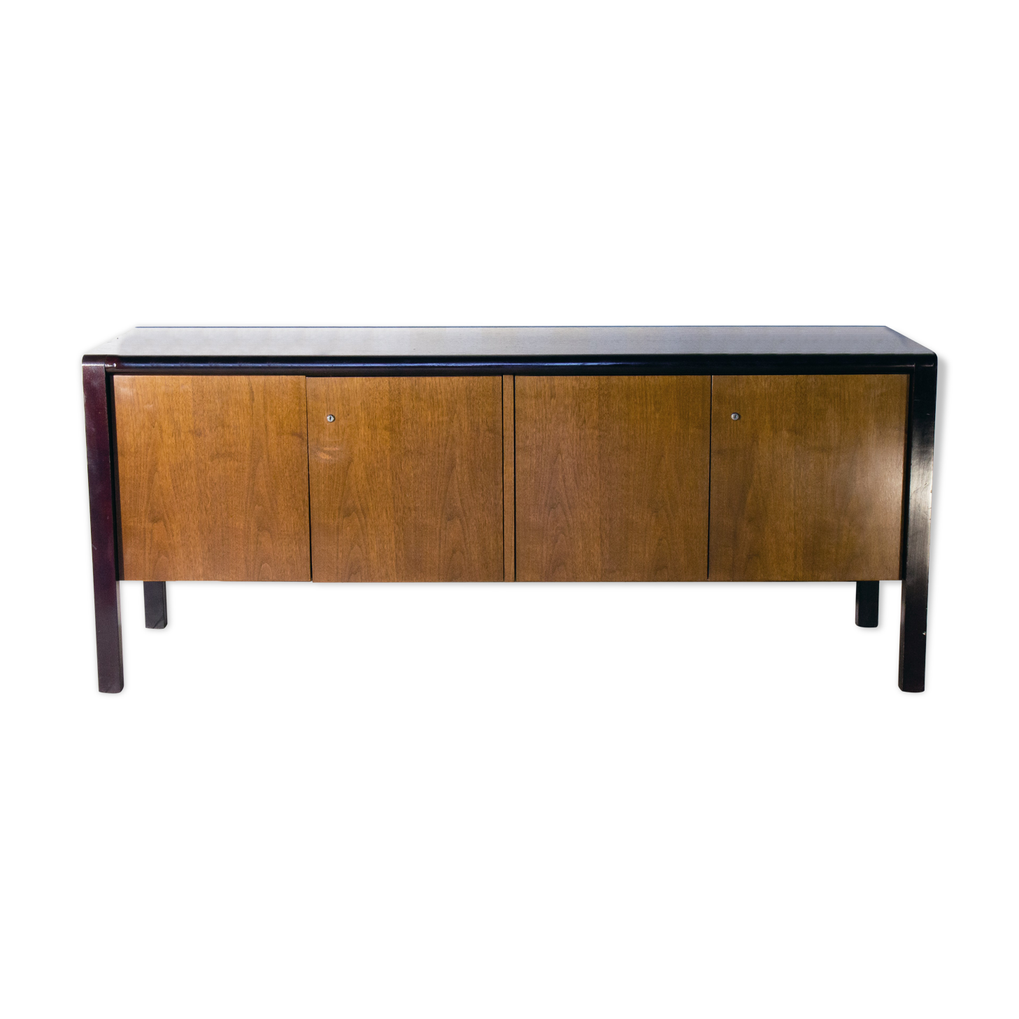 Minimalist sideboard