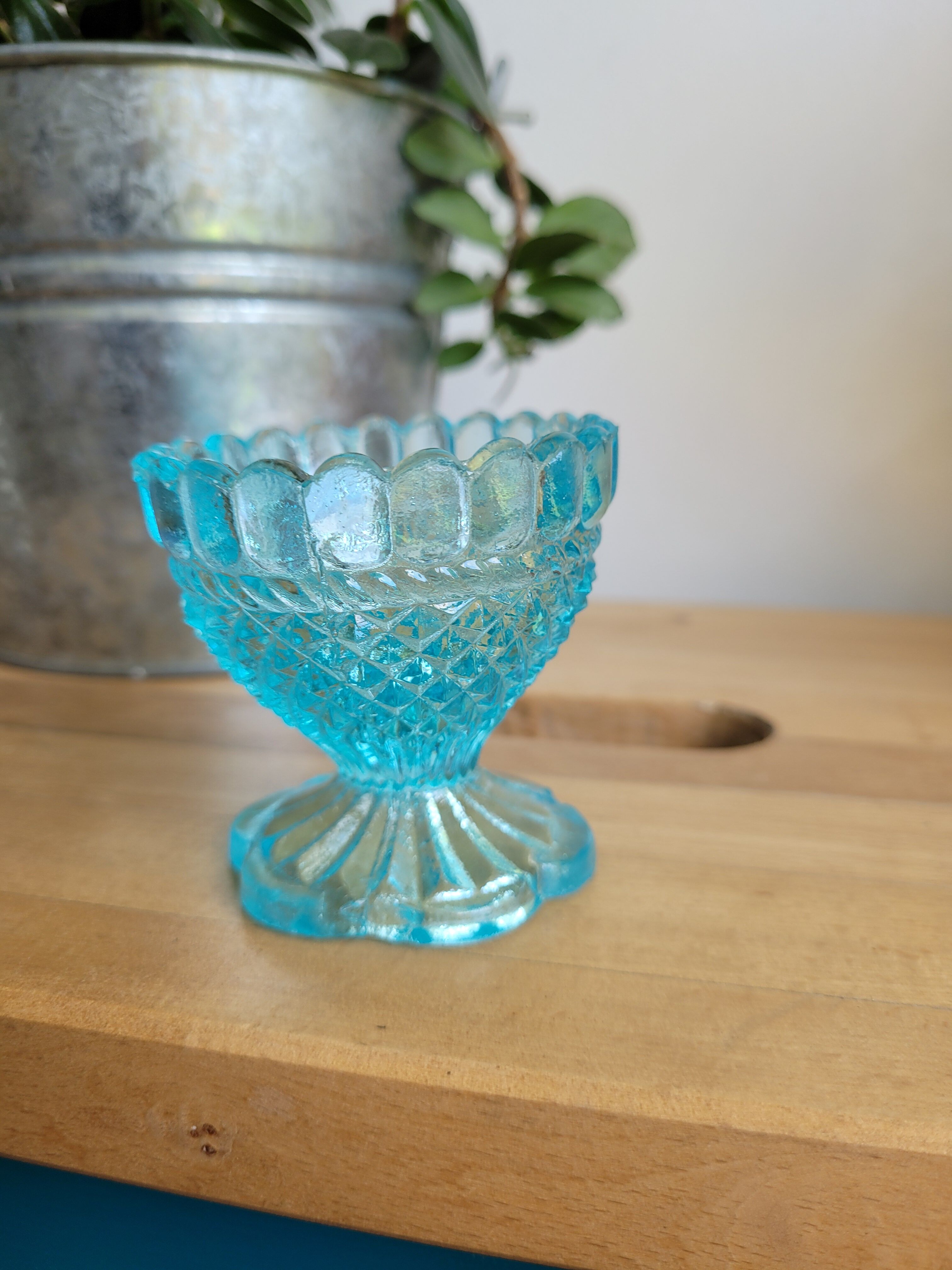Blue glass shell diamond tips