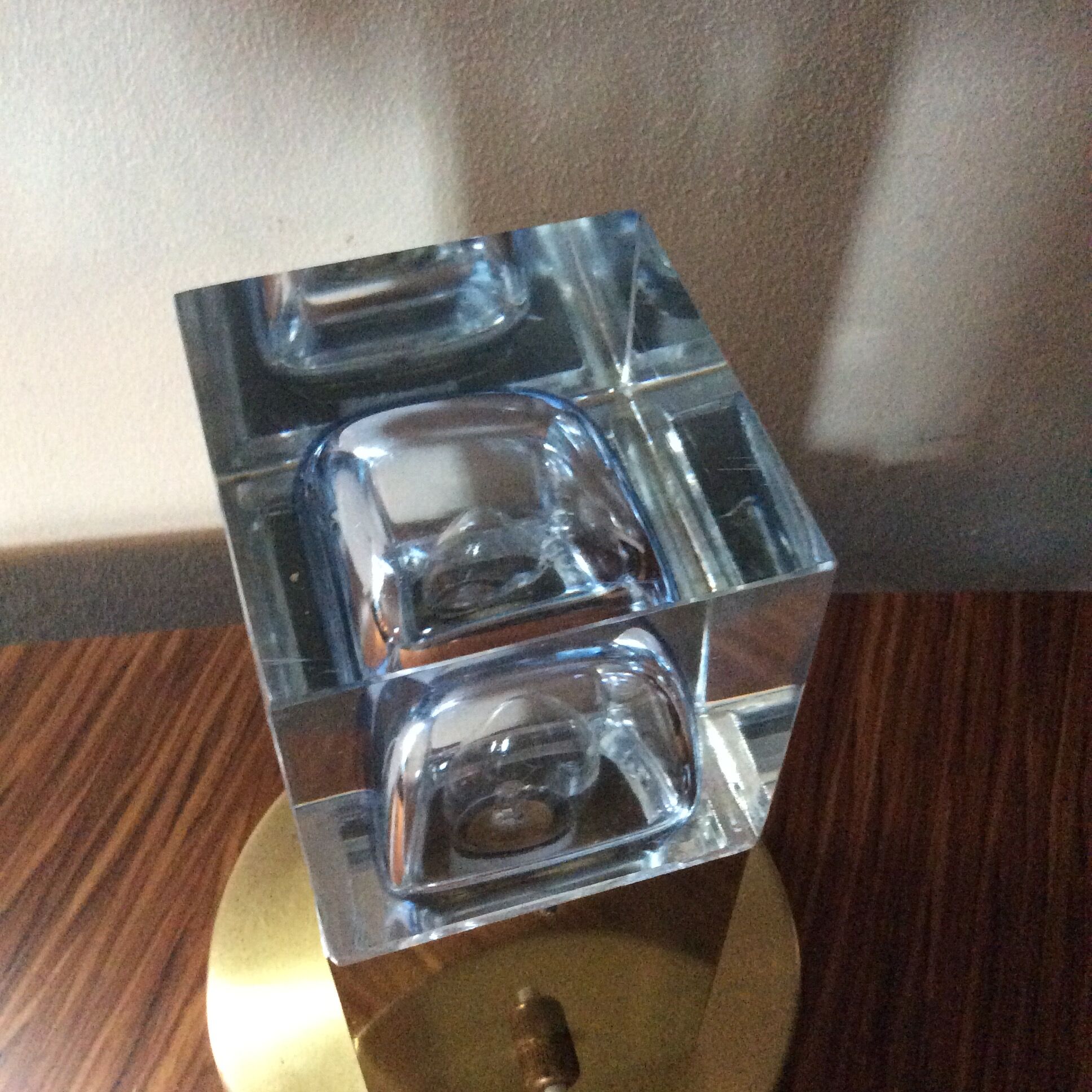 Touch cube lamp in plexiglas and brass 1970