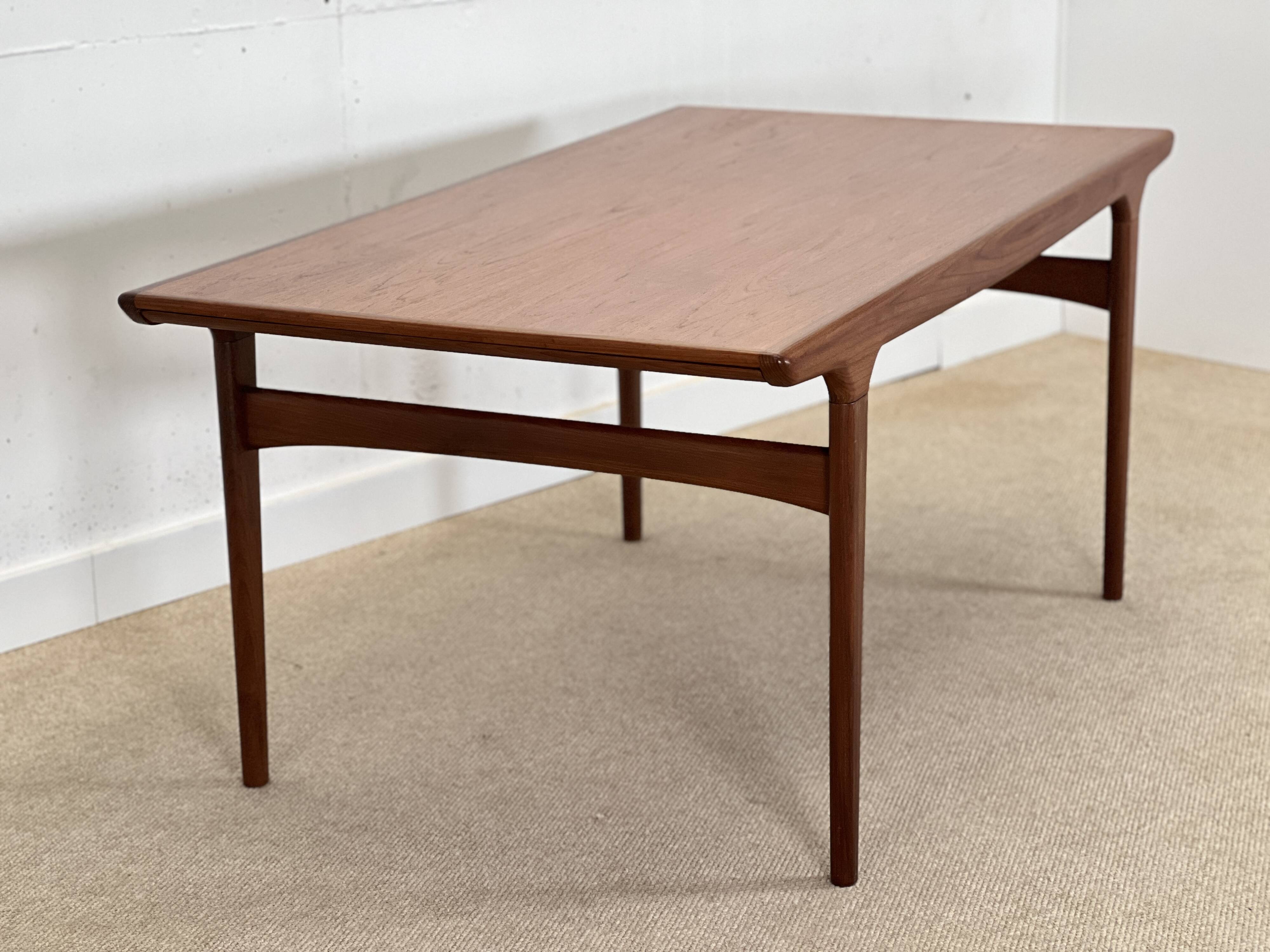 Table à manger de Johannes Andersen pour Uldum Møblefabrik