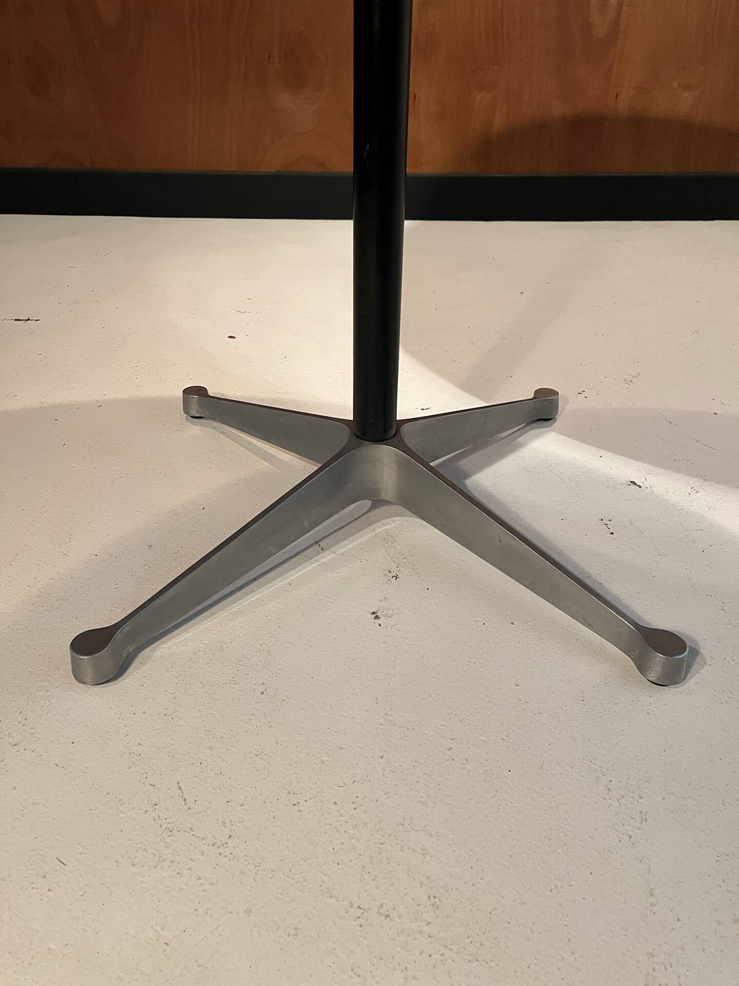 Vintage table, Eames design - Herman Miller USA edition