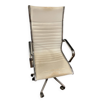 White office armchair 1970