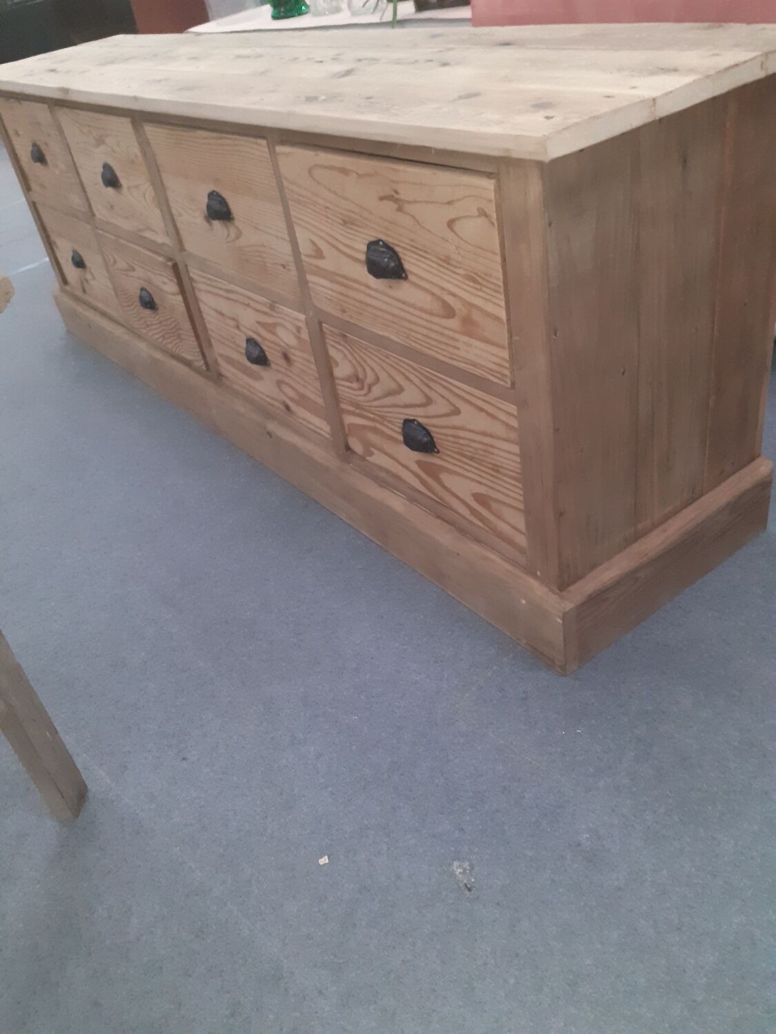 Trade furniture 8 drawers fir