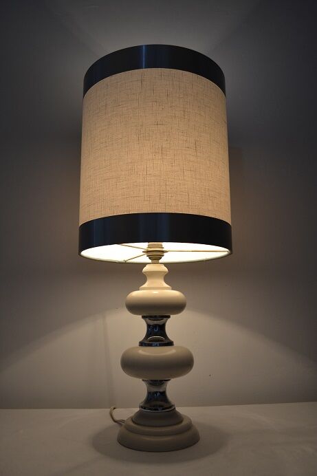 Seventies vintage lay lamp