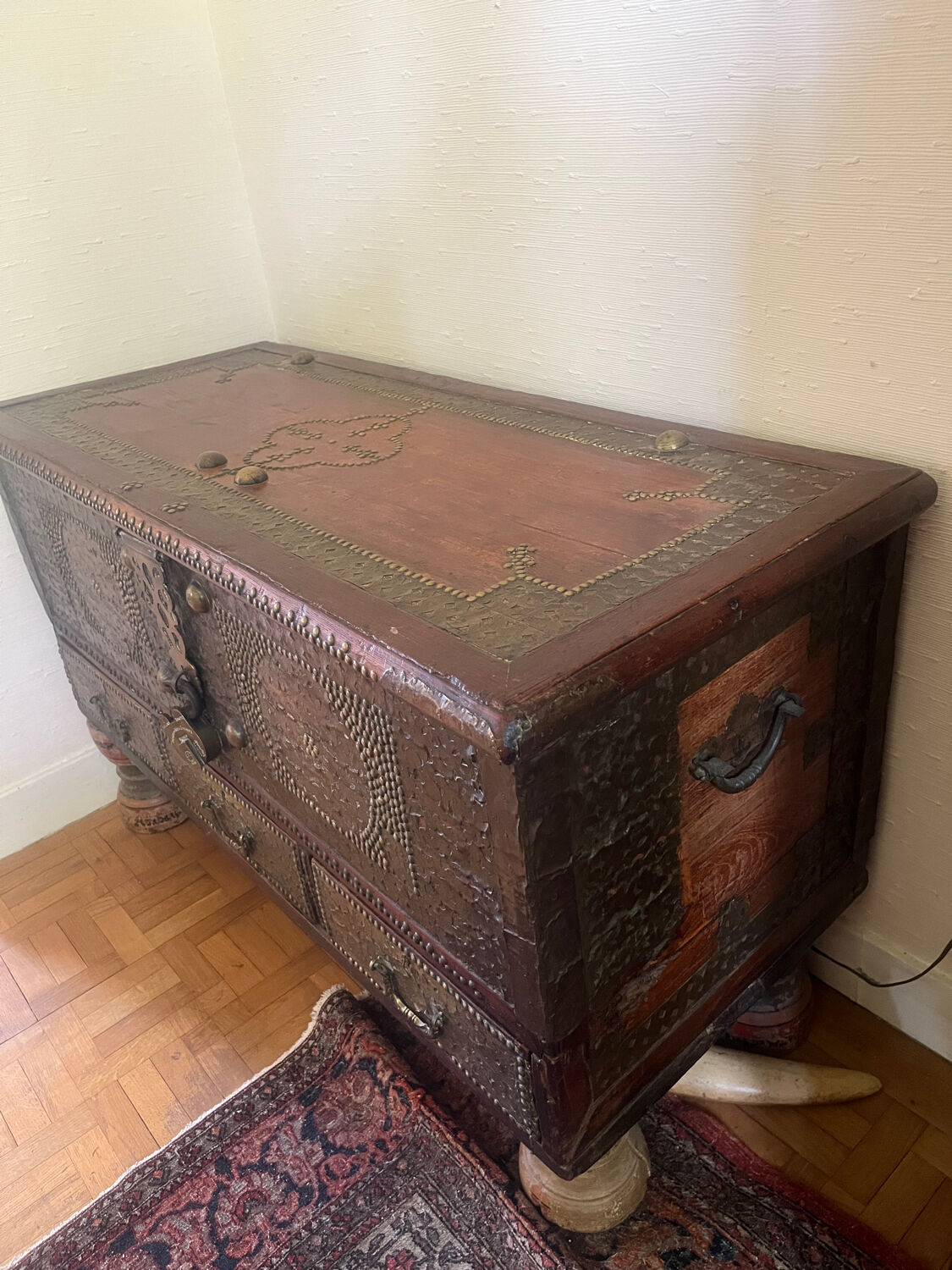 Zanzibar chest