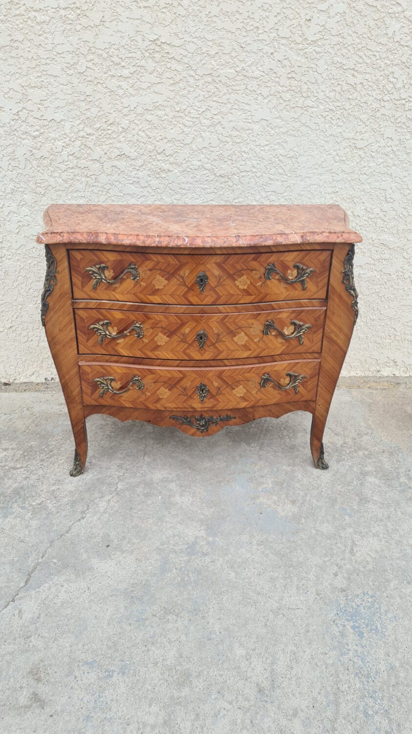 Louis XV style chest of drawers in rosewood