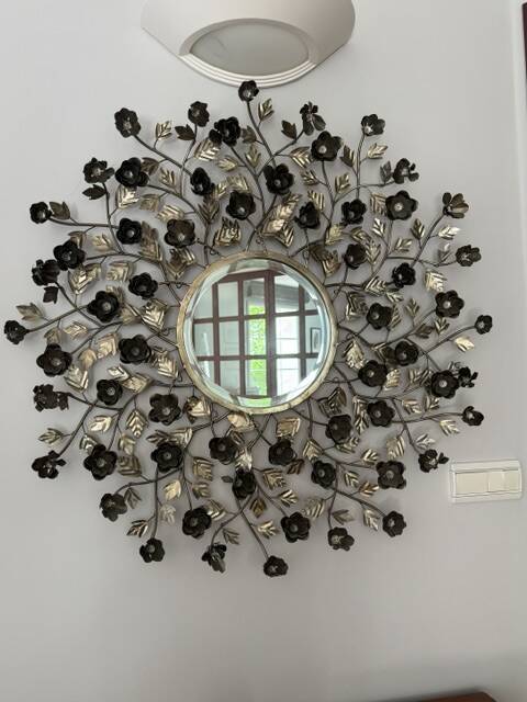 Asian flower mirror in silver metal – 88 cm – excellent condition