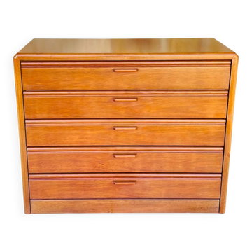 Vintage chest of drawers with 5 drawers in rosewood by Hulsta, circa 1970s.
