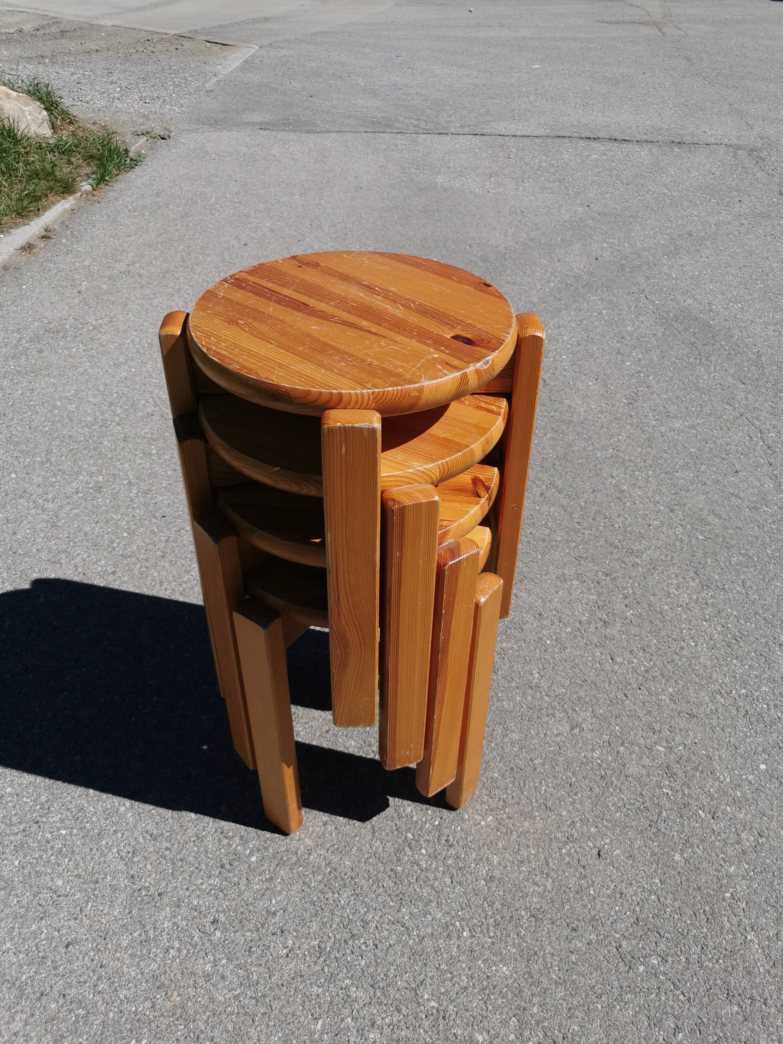 Stackable pine stools