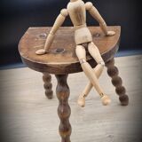 Half-round tripod stool feet balls