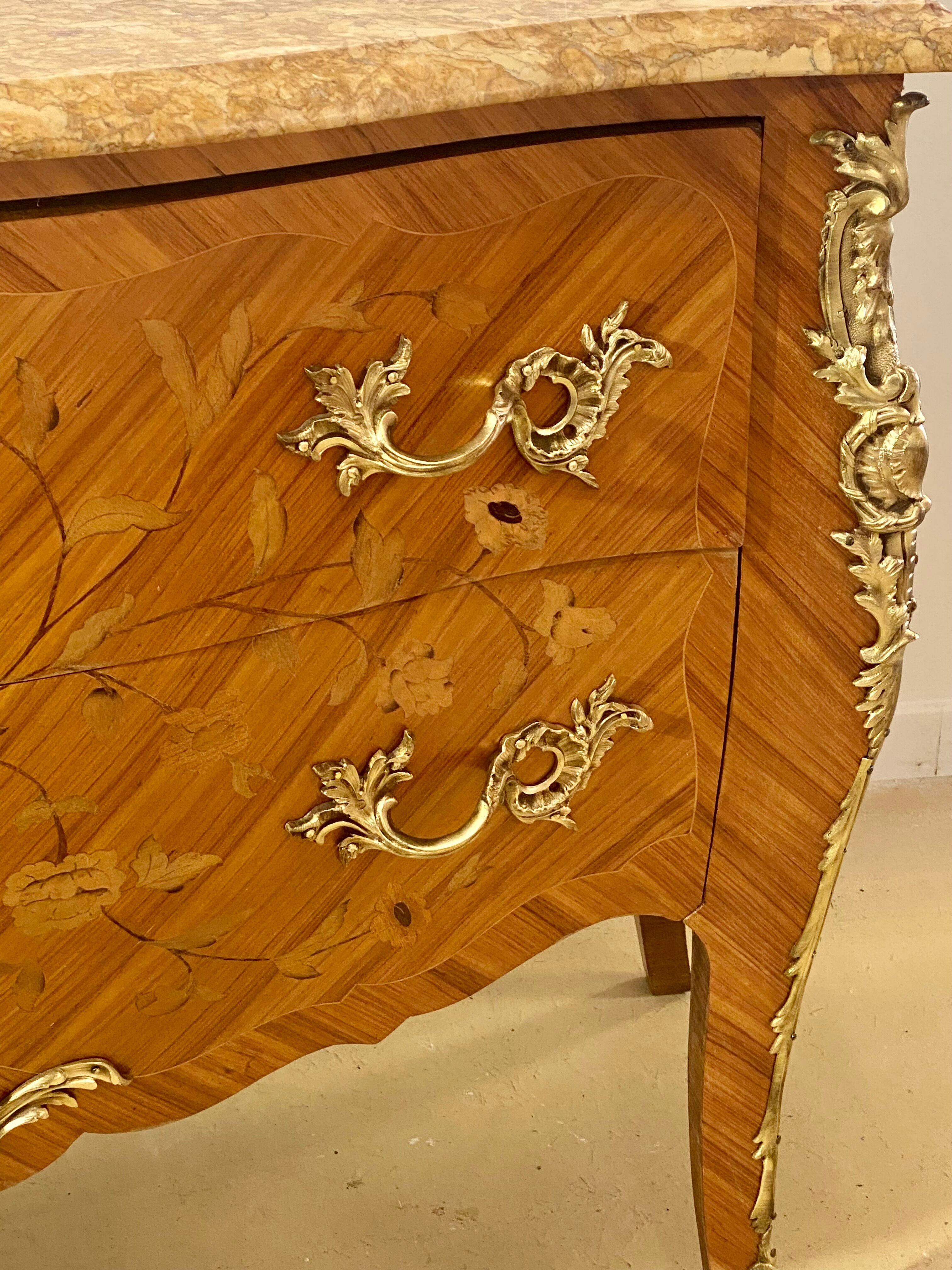Commode Style Louis XV