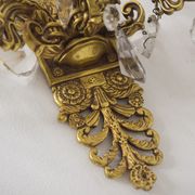 Deux appliques murales en bronze et en verre coupé