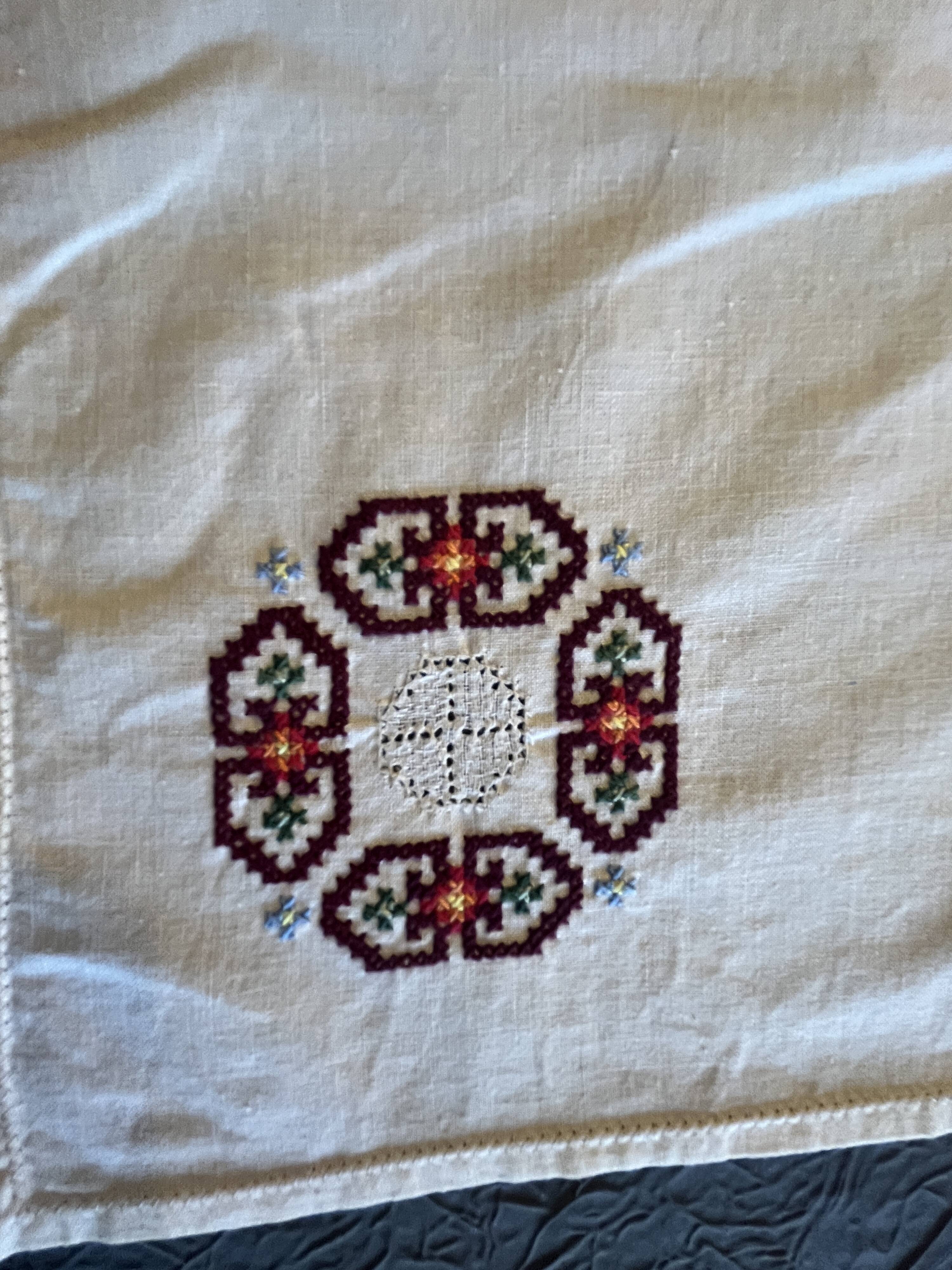 Household linen, embroidered tea tablecloth, 6 napkins, circa 1960