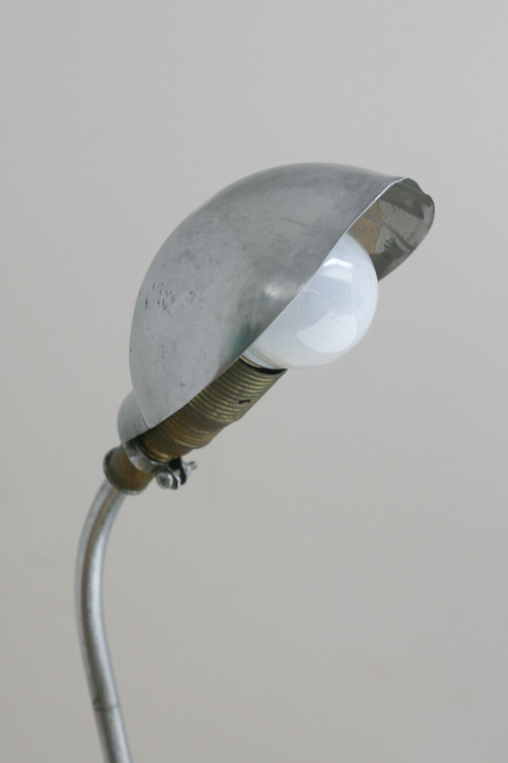 Lampe de table industrielle vintage