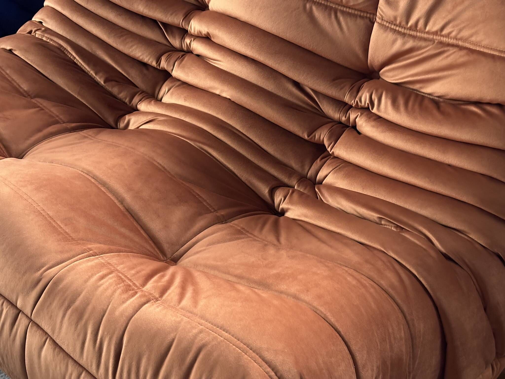 Canapé Togo deux places par Michel Ducaroy pour Ligne Roset