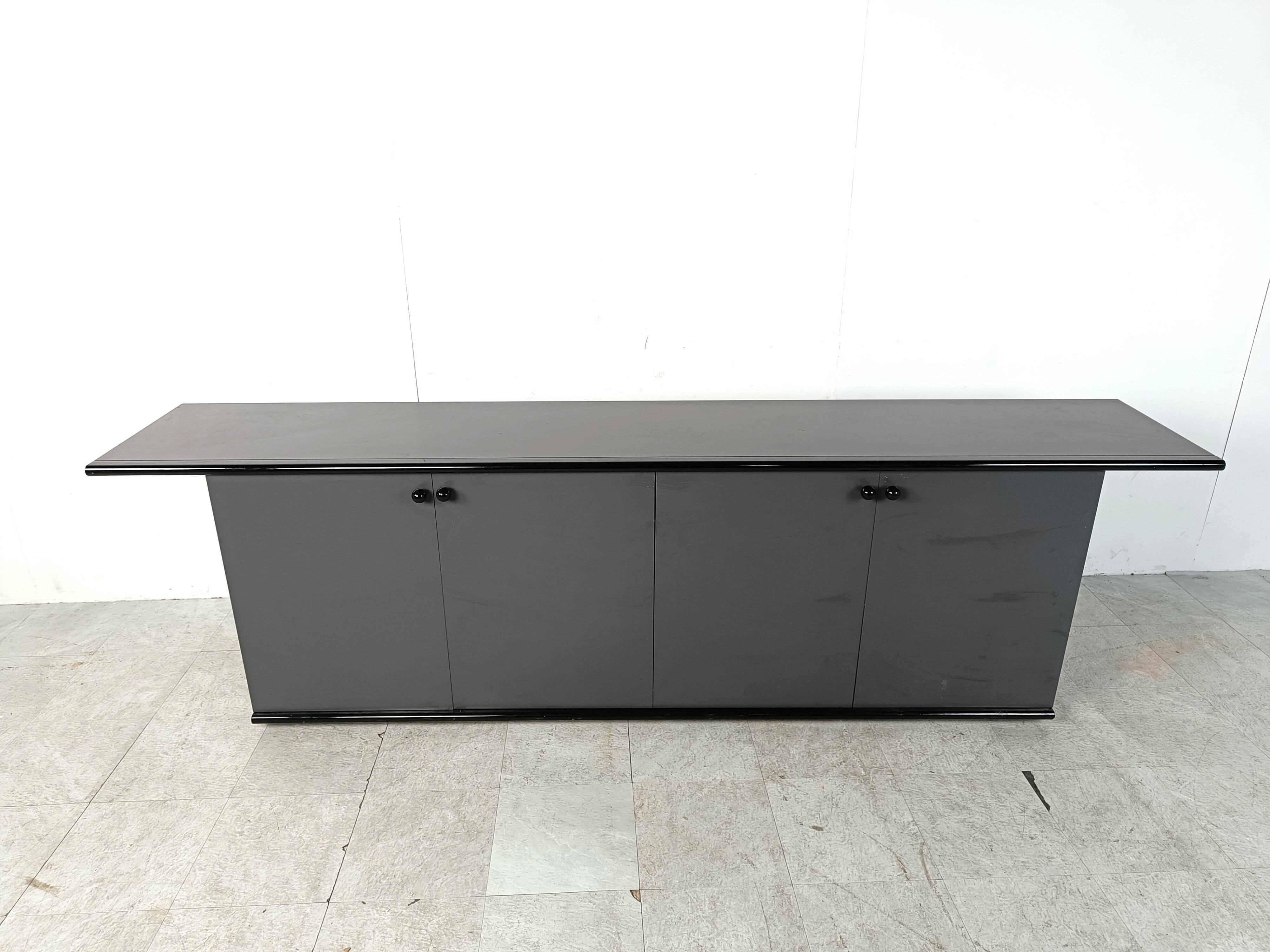 Buffet vintage des années 1980
