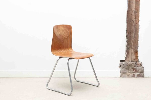 Chaise Flötotto traîneau coque droite chêne et chrome