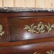 Commode tombeau début XVIIIème en acajou , travail de port