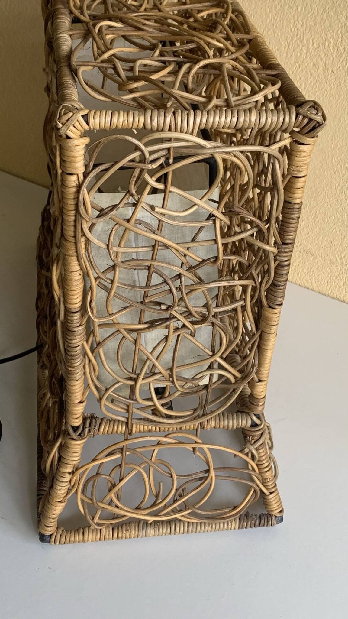 Lampe de sol/table en osier vintage