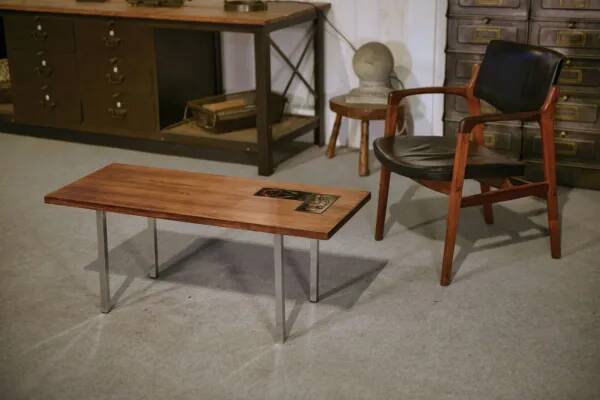 1960s designer coffee table in rosewood and ceramic