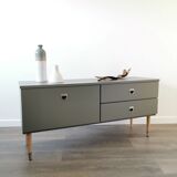 Mid-century bass row