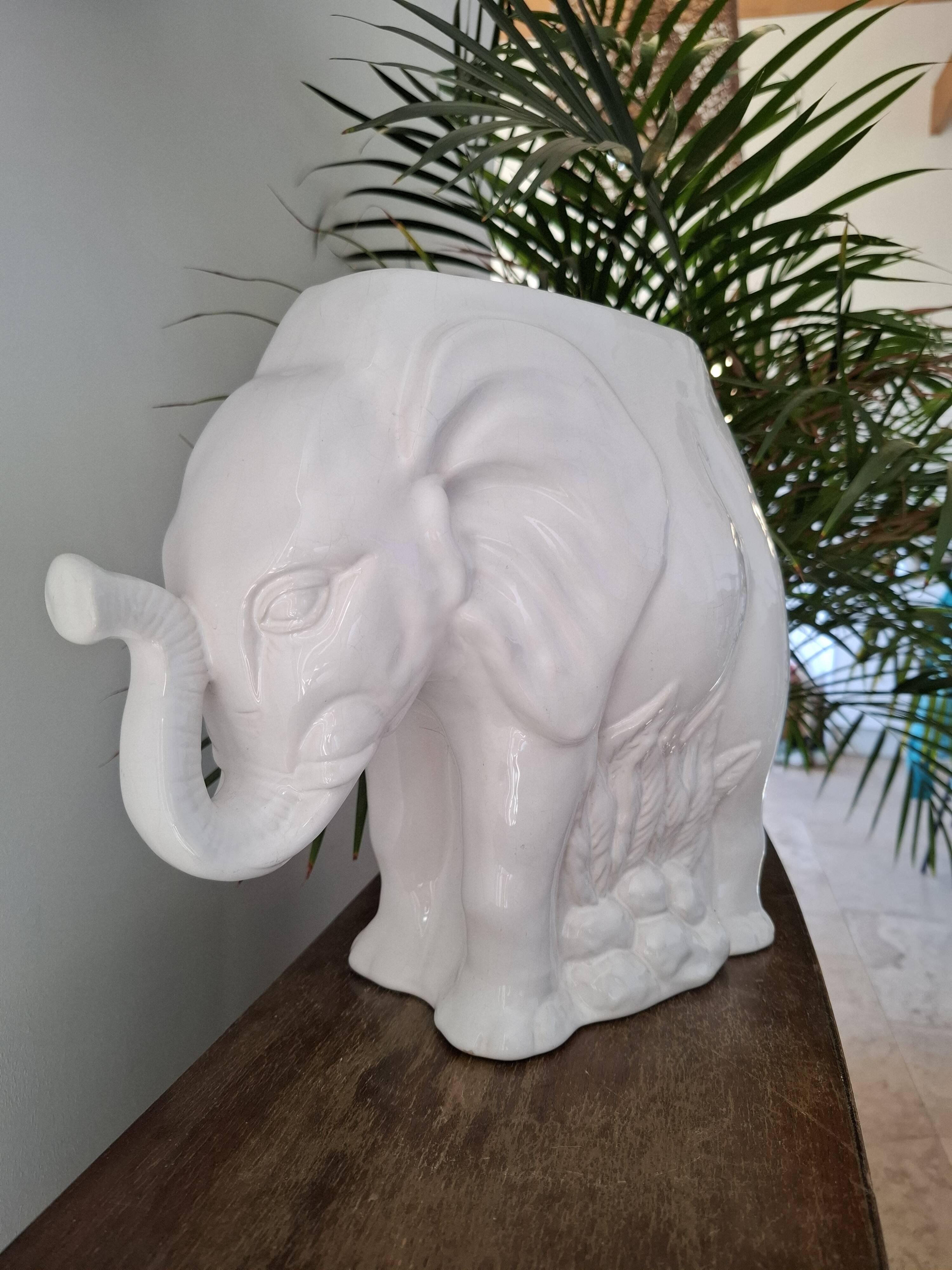 Elephant vase / cache pot in white ceramic