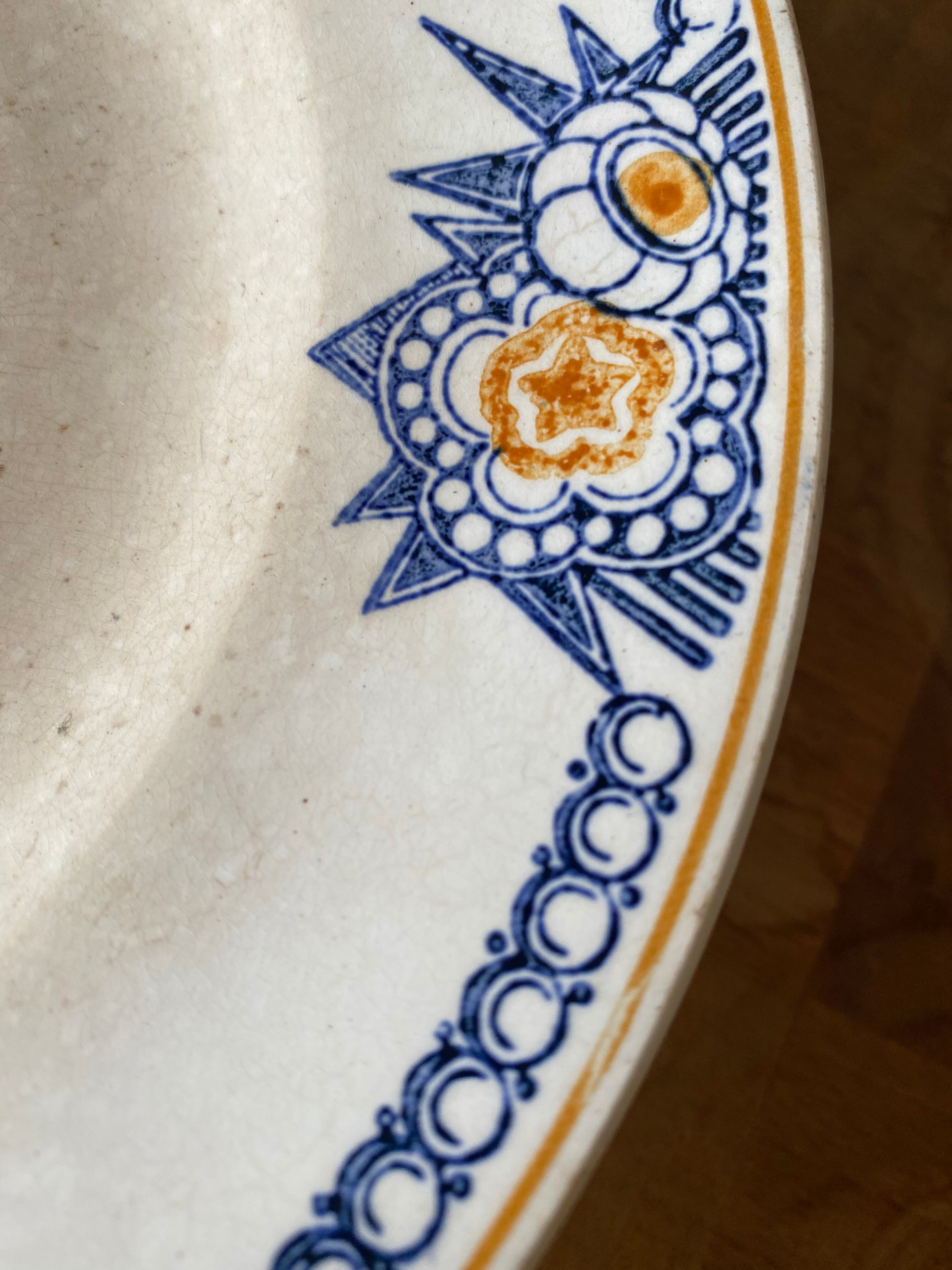 Ceramic standing dish from Saint Amand