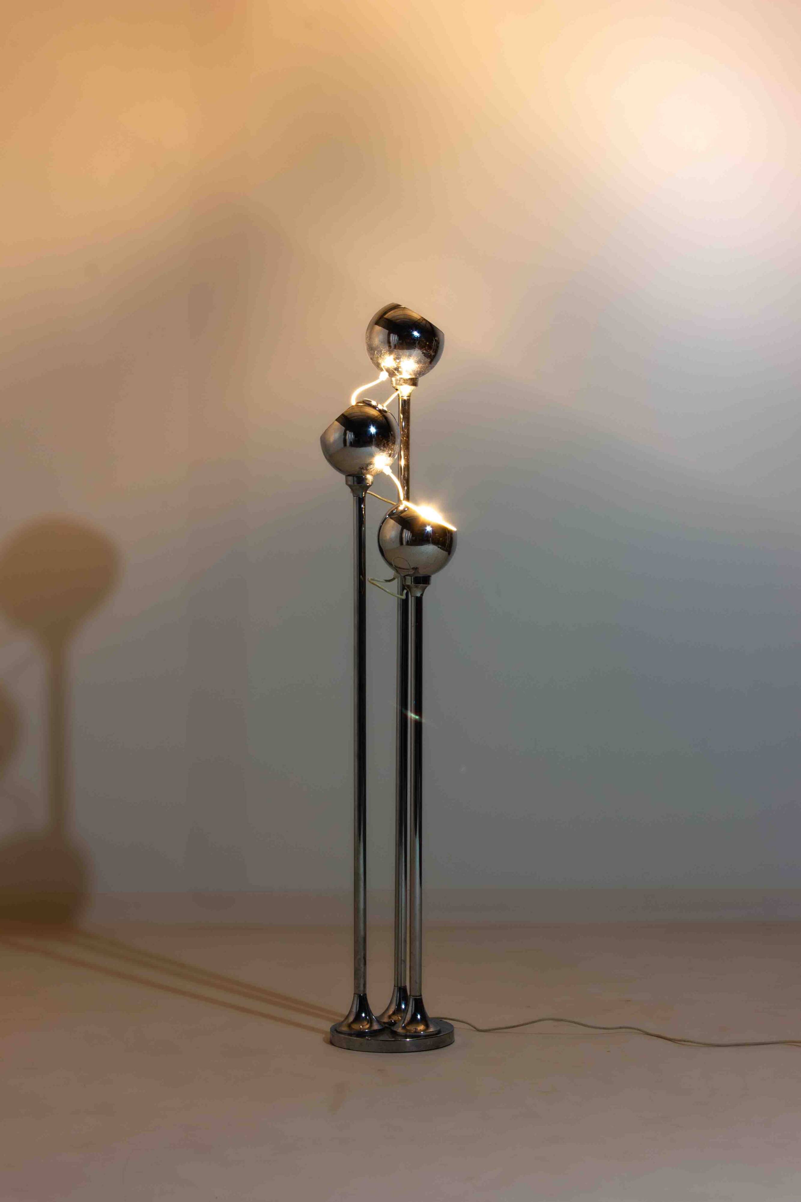 Chrome floor lamp with adjustable metal ball-shaped lights, Italy 1970s