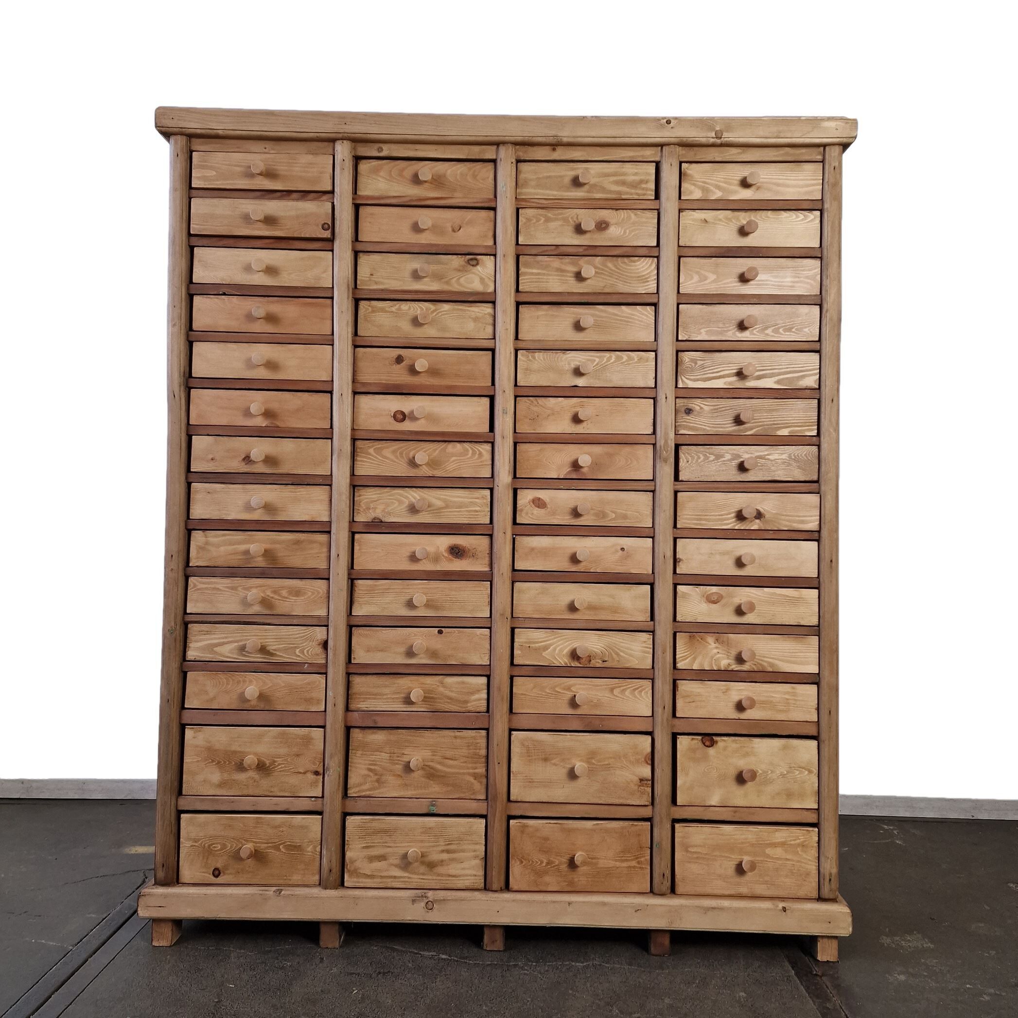 Vintage chest of drawers